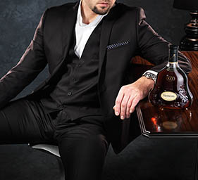 Model Explorer of Hennessy Cognac XO bottle