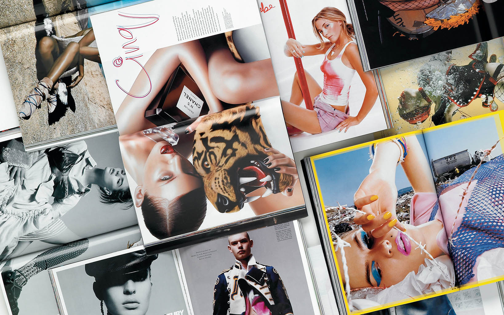 Artwork Photography of Magazines spreads by Packshot Factory