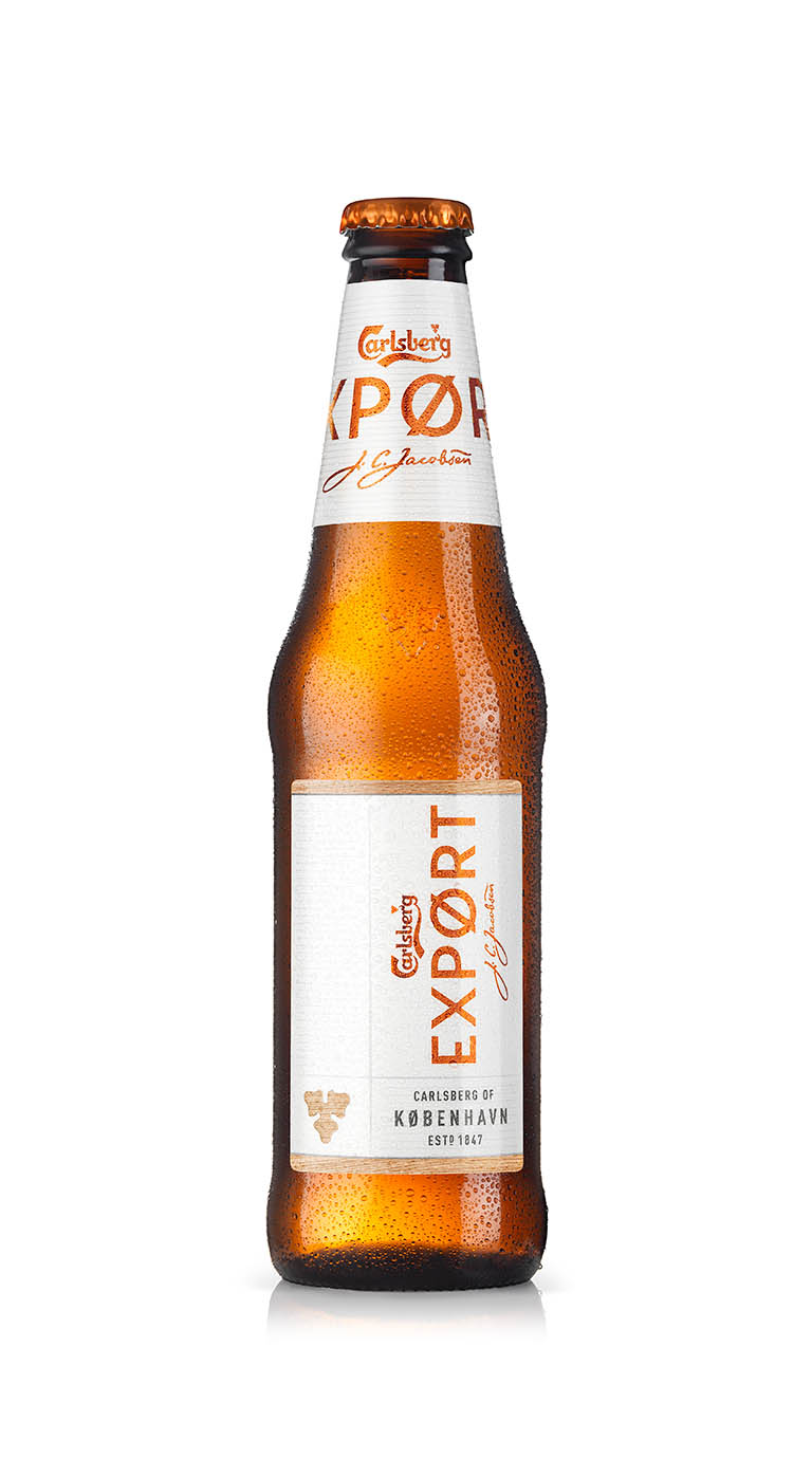 Packshot Factory - Beer - Carlsberg beer bottle