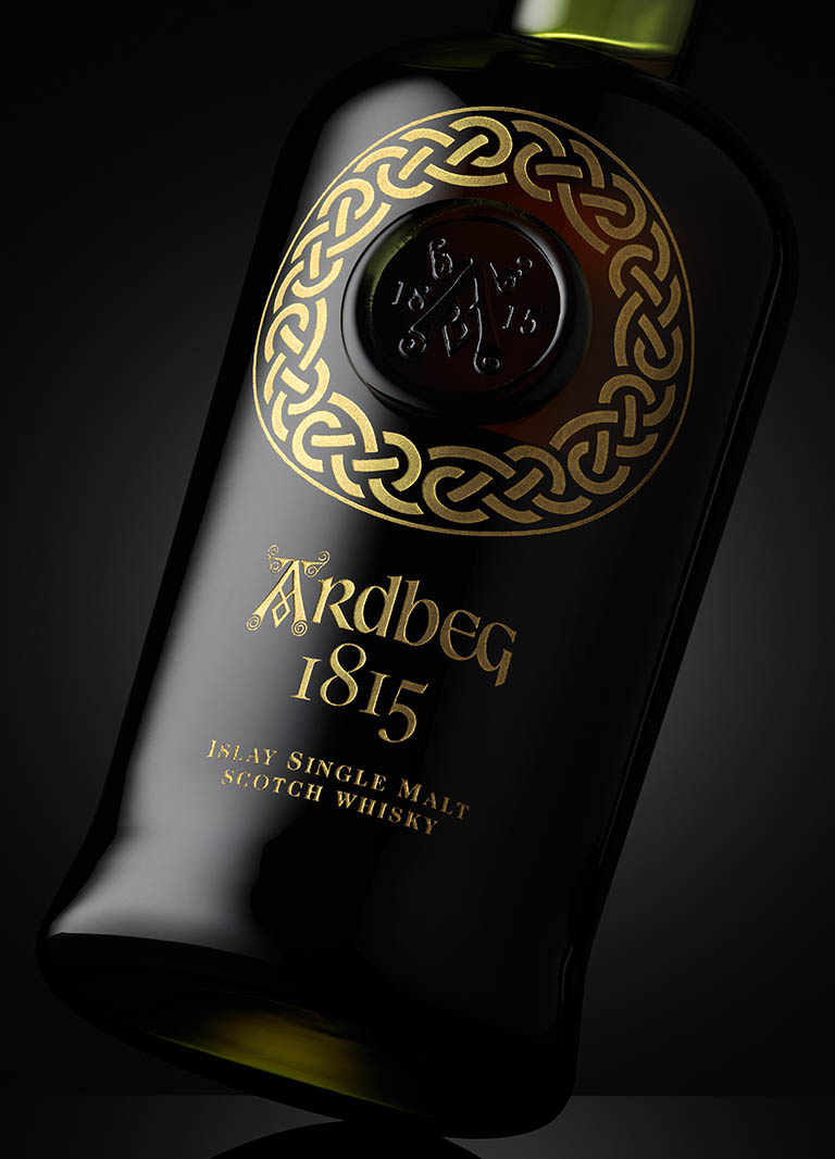 Packshot Factory - Black background - Ardbeg whisky bottle