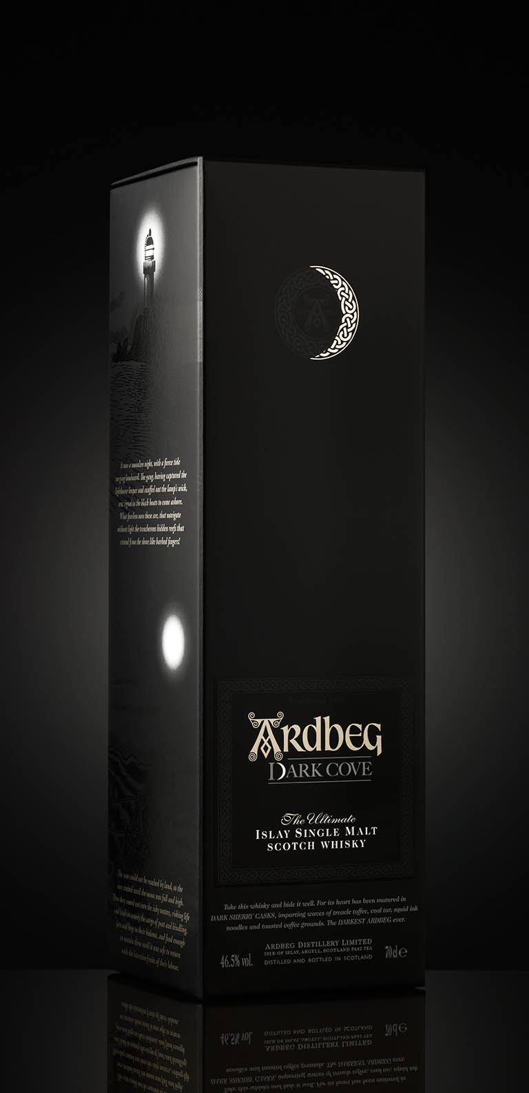 Packshot Factory - Black background - Ardbeg whisky box