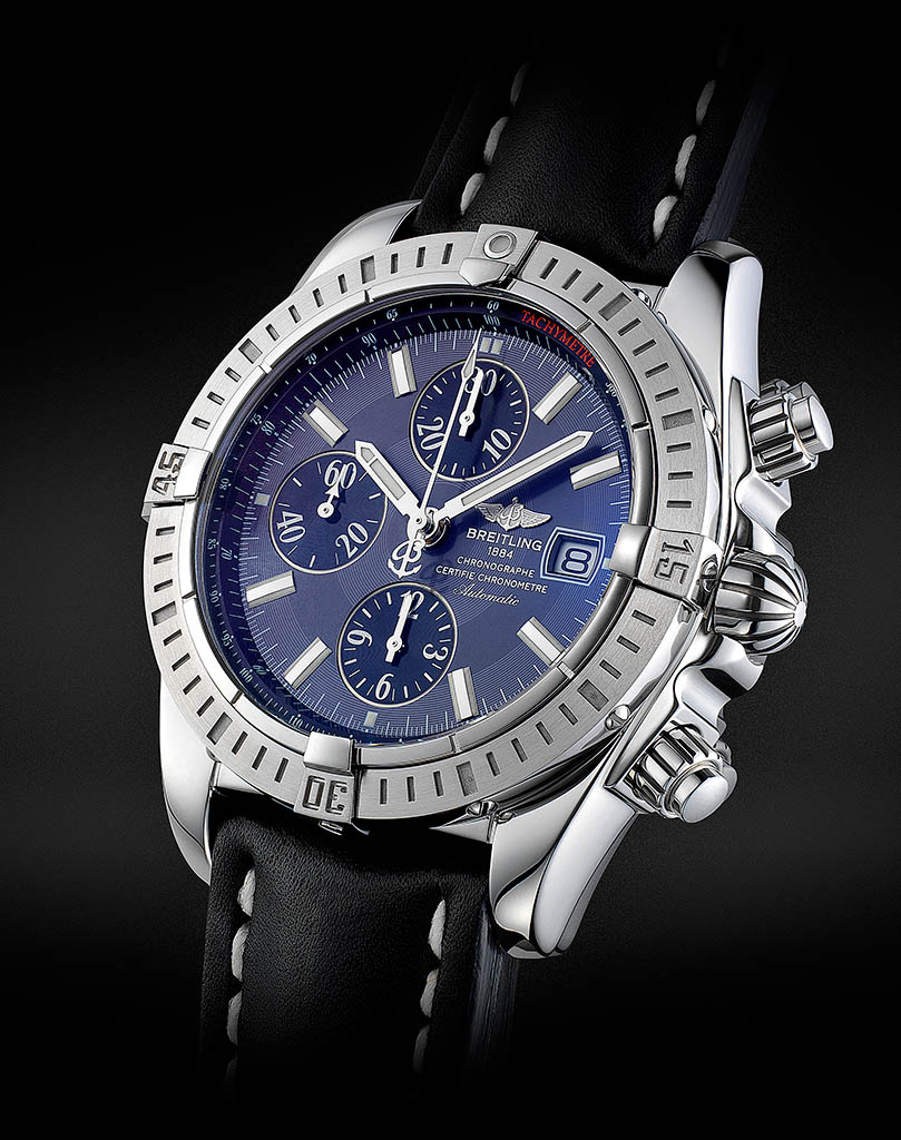 Packshot Factory - Black background - Breilting Chronographe Watch