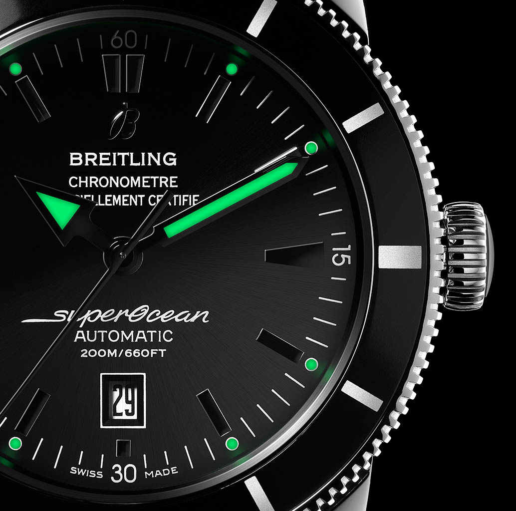 Packshot Factory - Black background - Breitling watch face