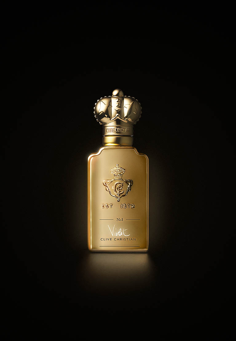 Packshot Factory - Black background - Clive Christian perfume bottle