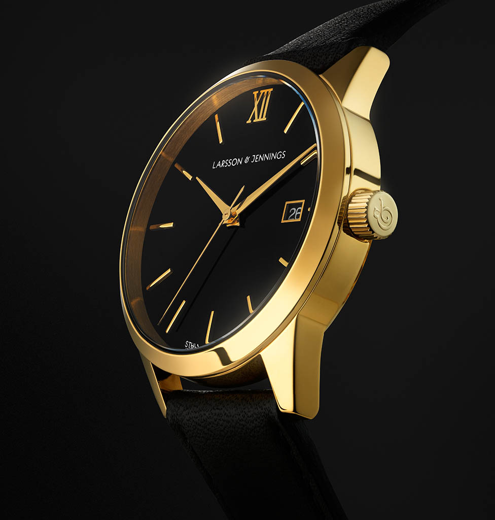 Packshot Factory - Black background - Larsson & Jennings watch