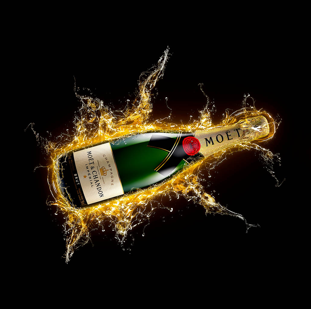 Packshot Factory - Black background - Moet and Chandon champagne bottle