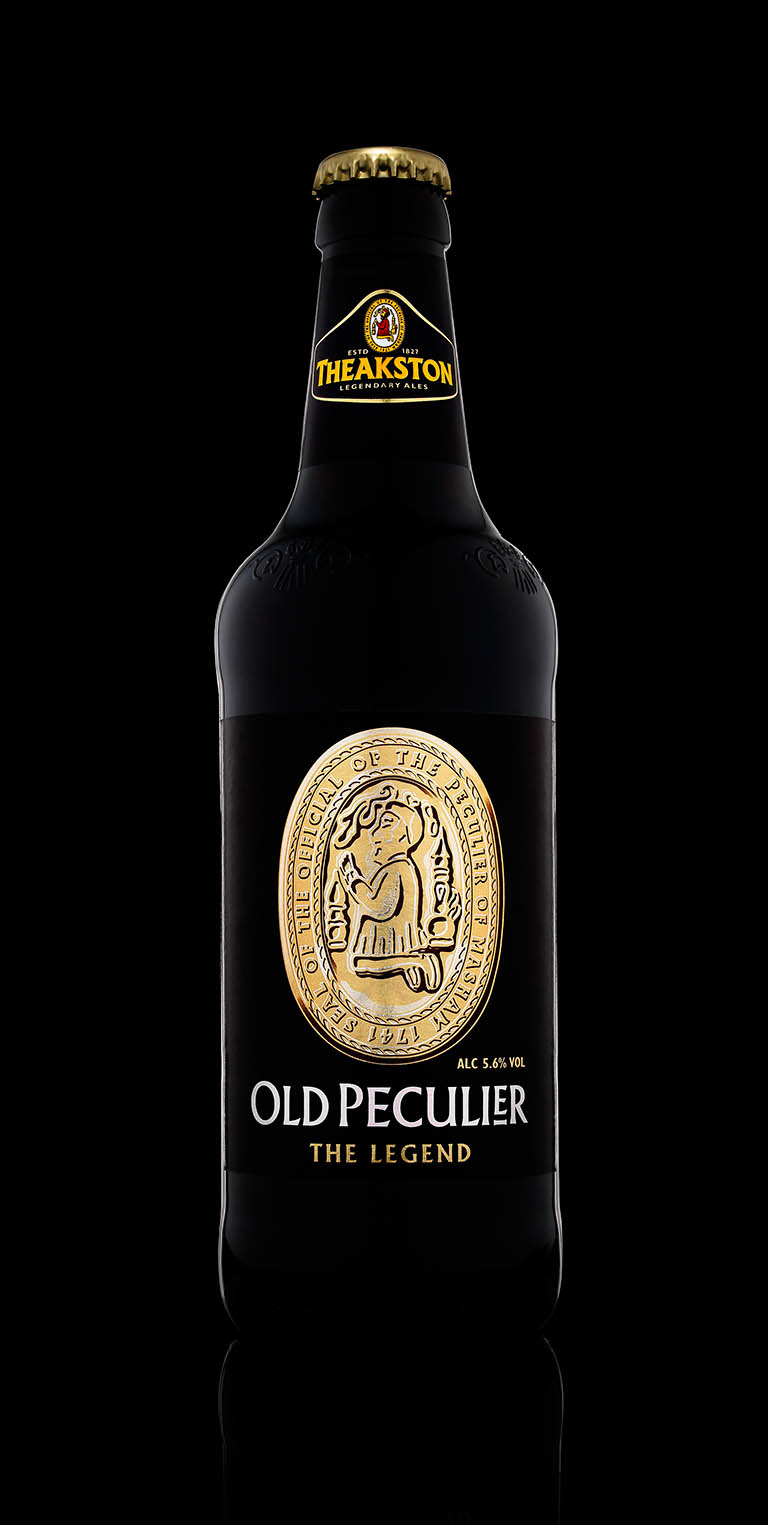 Packshot Factory - Black background - Old Peculier beer bottle