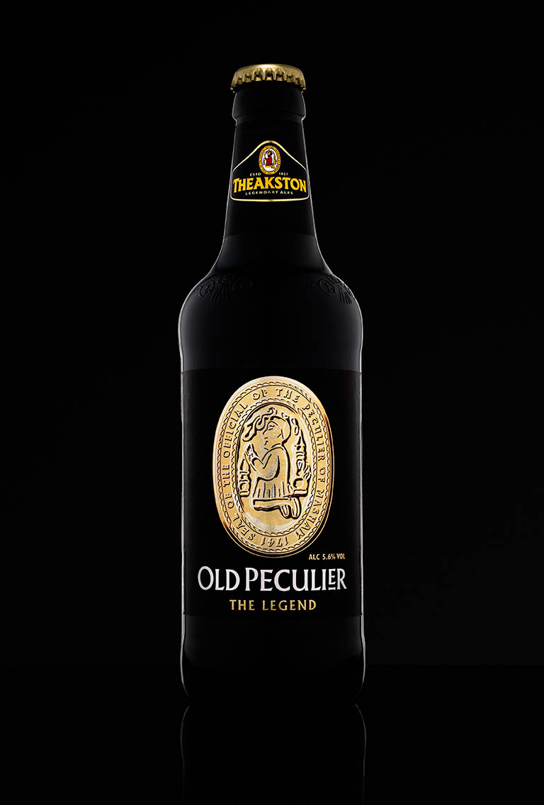 Packshot Factory - Black background - Old Peculier beer bottle