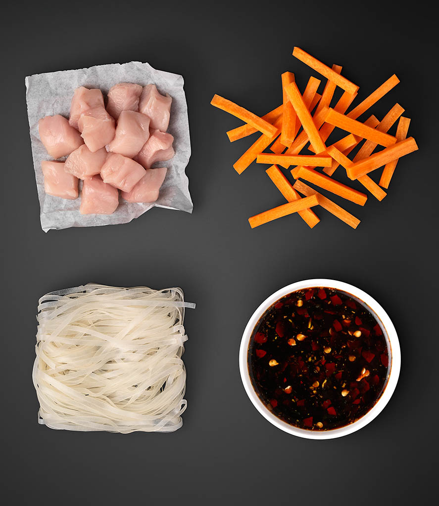 Packshot Factory - Black background - Scratch Meals ingredients shot