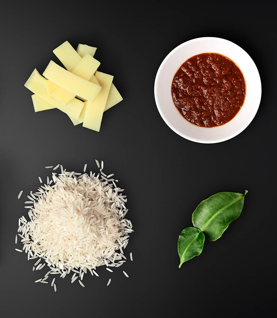 Packshot Factory - Black background - Scratch Meals ingredients shot
