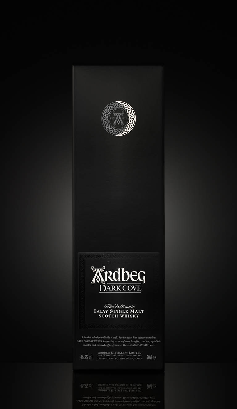 Packshot Factory - Bottle - Ardbeg whisky box