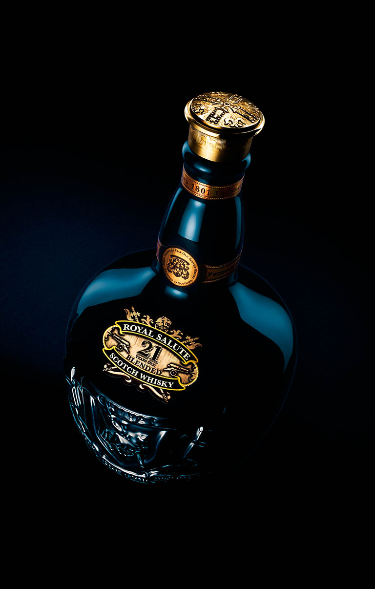 Packshot Factory - Bottle - Chivas Royal Salute whisky bottle