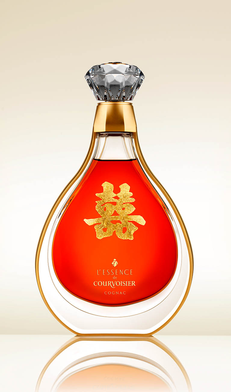 Packshot Factory - Bottle - Courvoisier L'Essence Cognac bottle