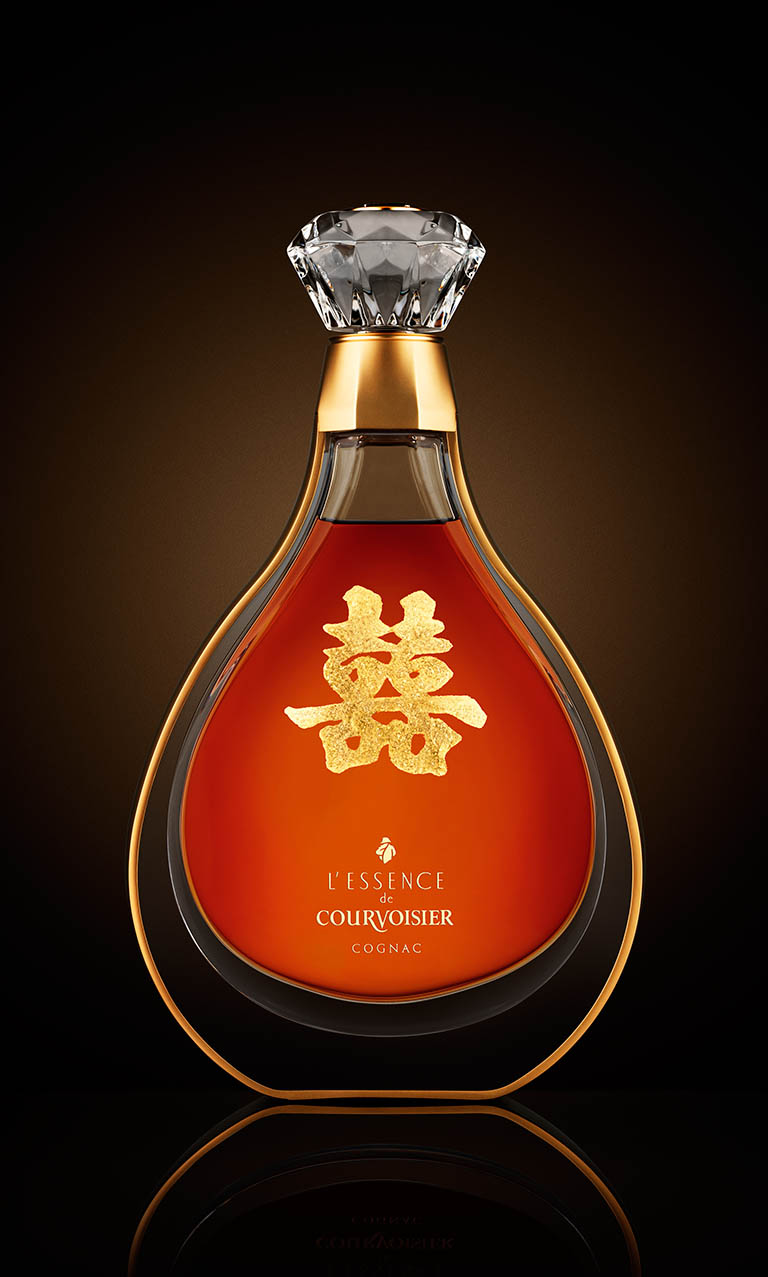 Packshot Factory - Bottle - Courvoisier L'Essence Cognac bottle