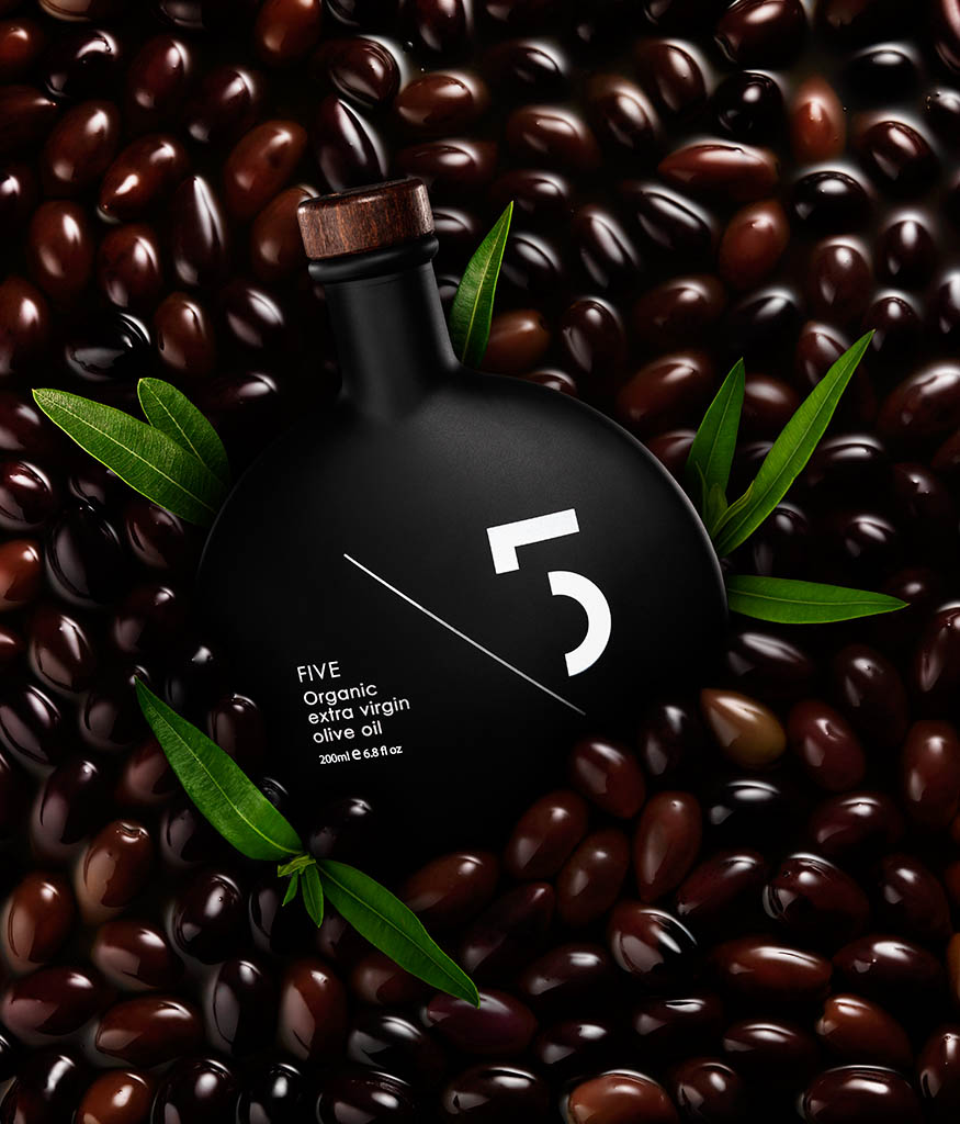 Packshot Factory - Bottle - Five Organic olive oil bottle