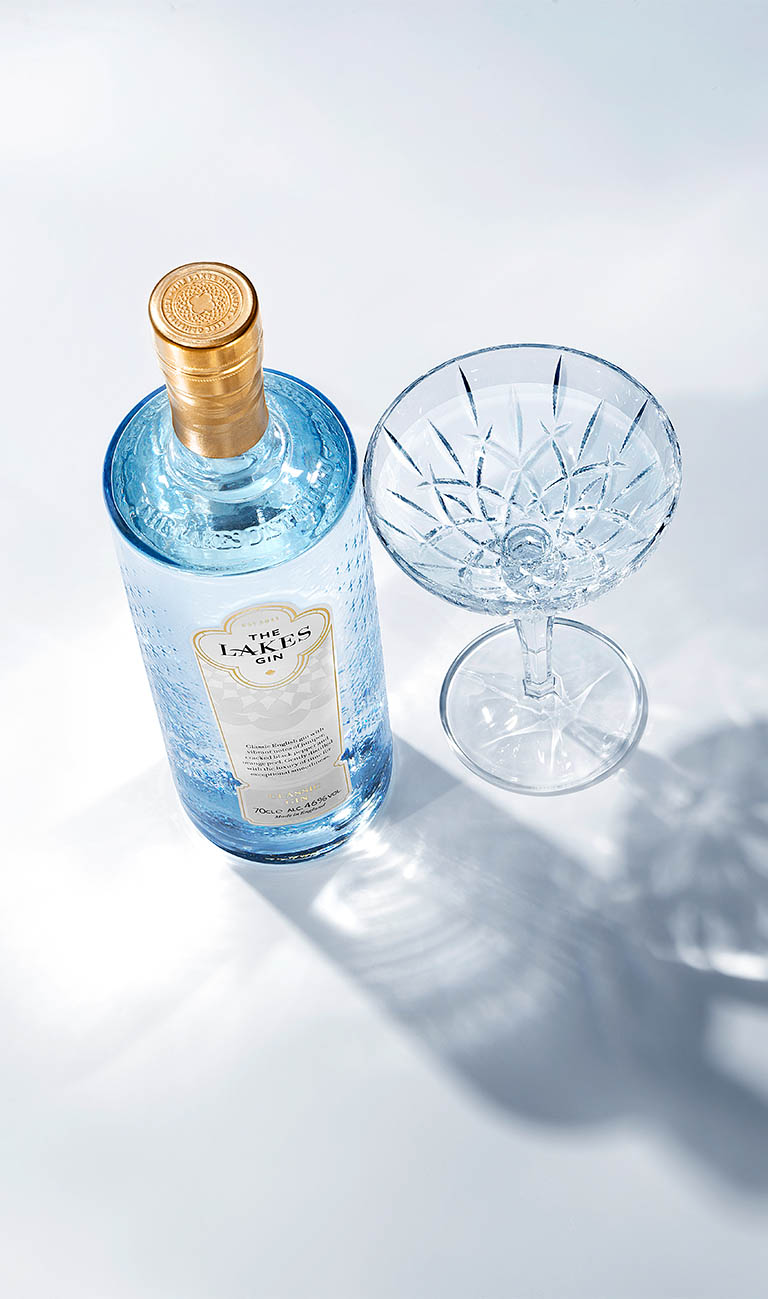 Packshot Factory - Bottle - Lakes Gin