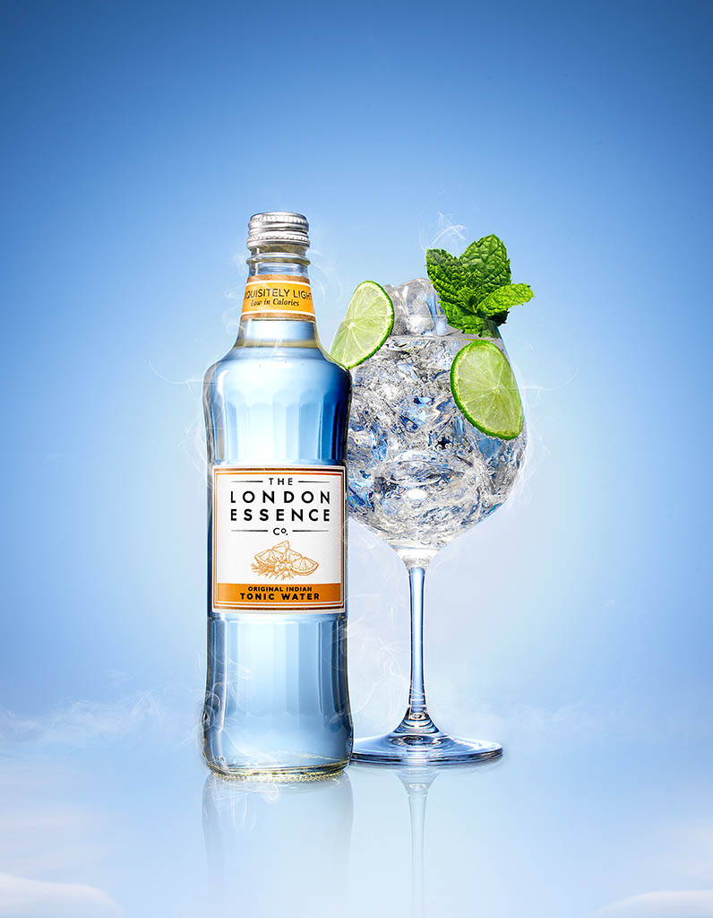 Packshot Factory - Bottle - London Essence tonic water bottle and serve