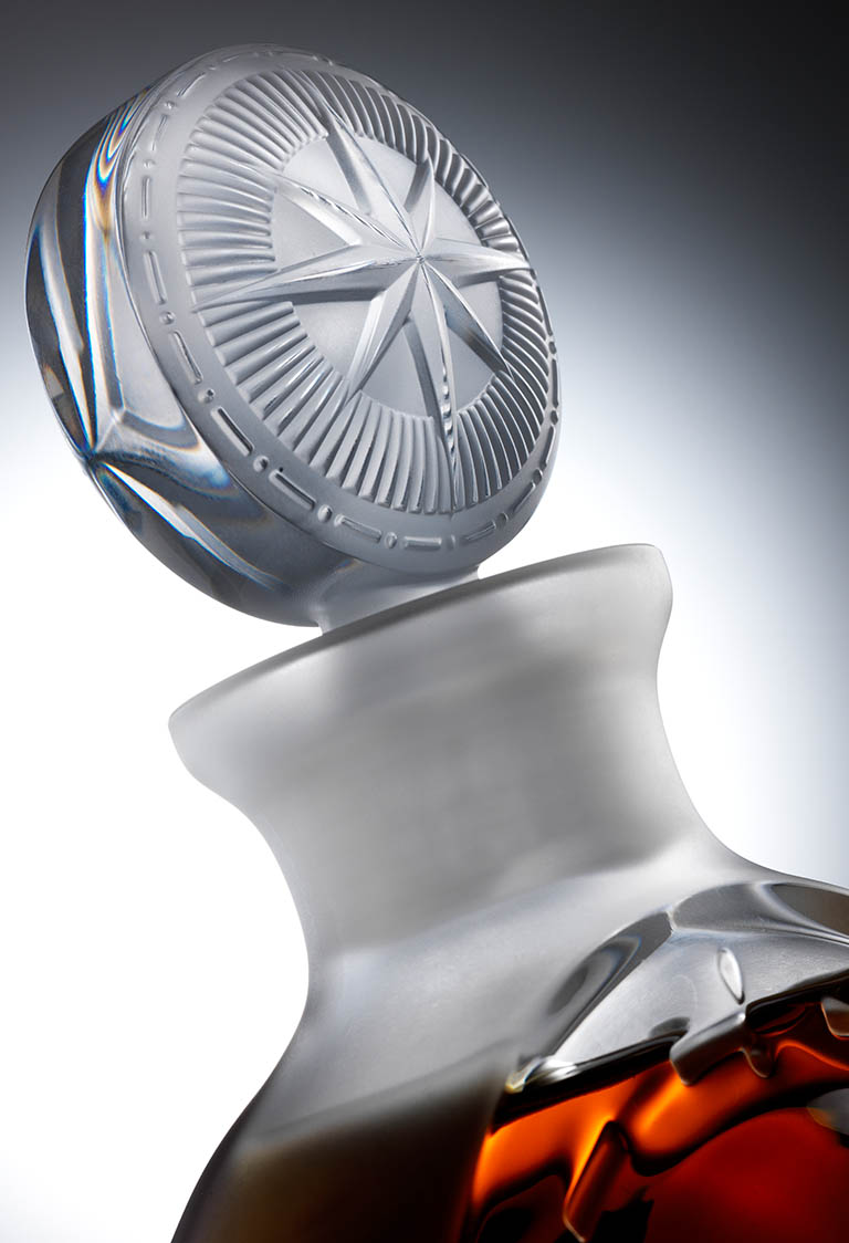 Packshot Factory - Bottle - Macallan whisky decanter stopper close up