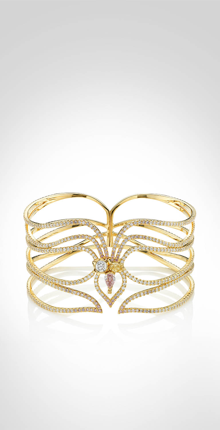 Packshot Factory - Bracelet - Robert Glenn gold ring and bracelet