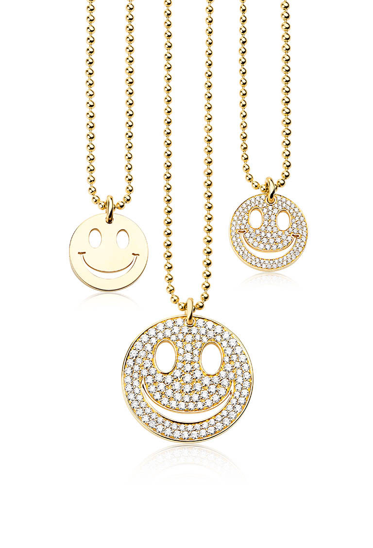 Packshot Factory - Chain - Smiley jewellery chain with pendants