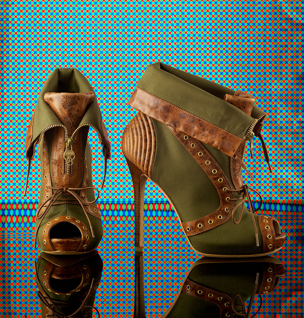 Packshot Factory - Coloured background - Alexander McQueen boots