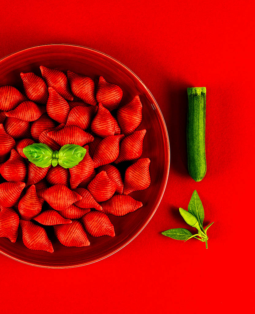 Packshot Factory - Coloured background - Barilla conchiglie pasta