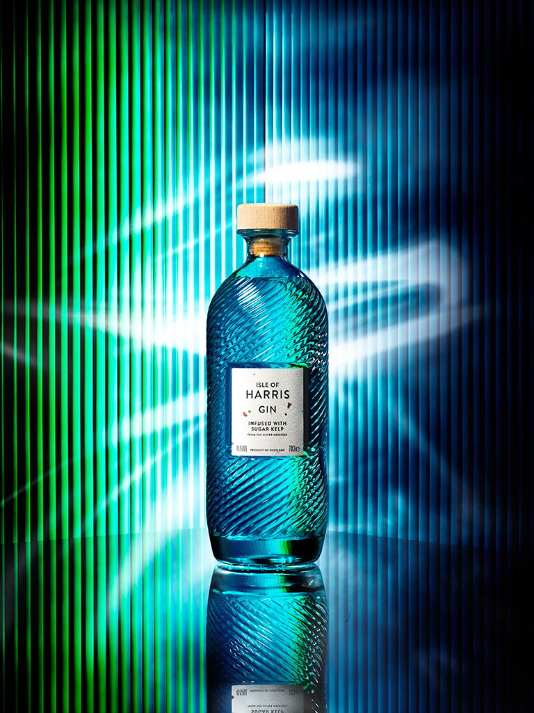 Packshot Factory - Coloured background - Isle of Harris Gin