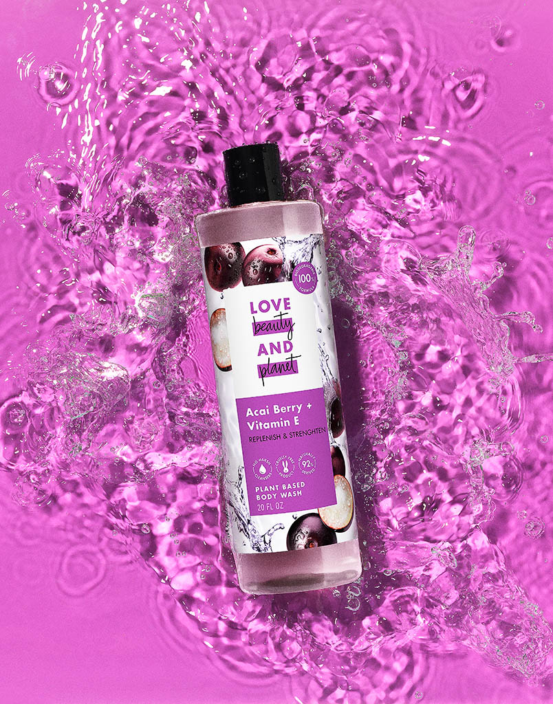 Packshot Factory - Coloured background - Love Beauty and Planet body wash