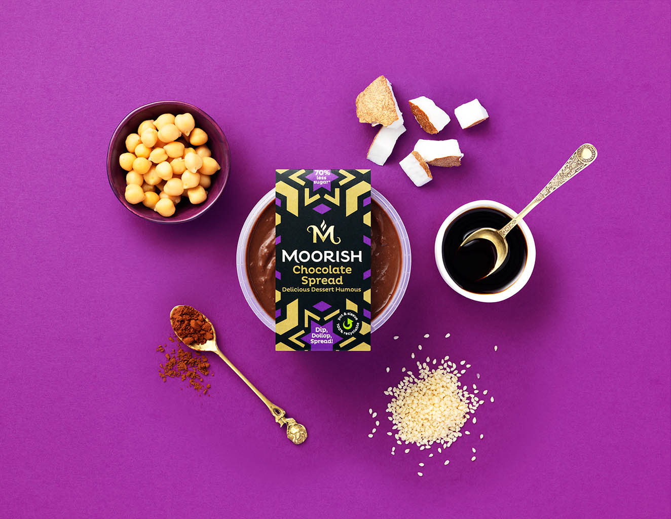 Packshot Factory - Coloured background - Moorish chocolate spread with ingredients