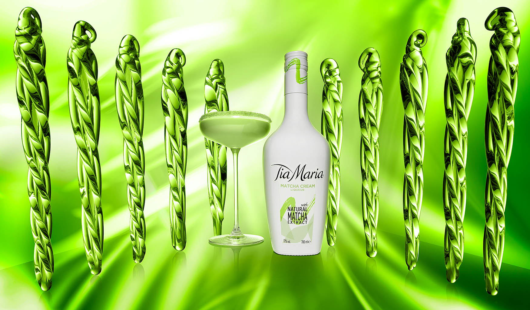 Packshot Factory - Coloured background - Tia Maria Matcha bottle and serve with icicles