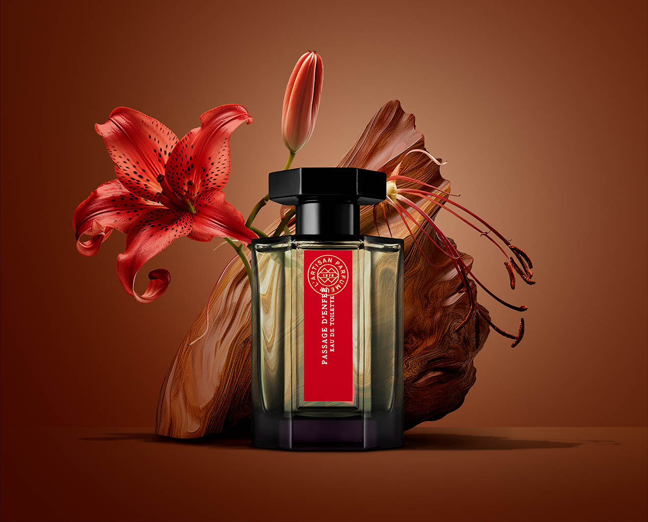 Cosmetics Photography of L'Artisan Parfumeur Passage d'enfer by Packshot Factory