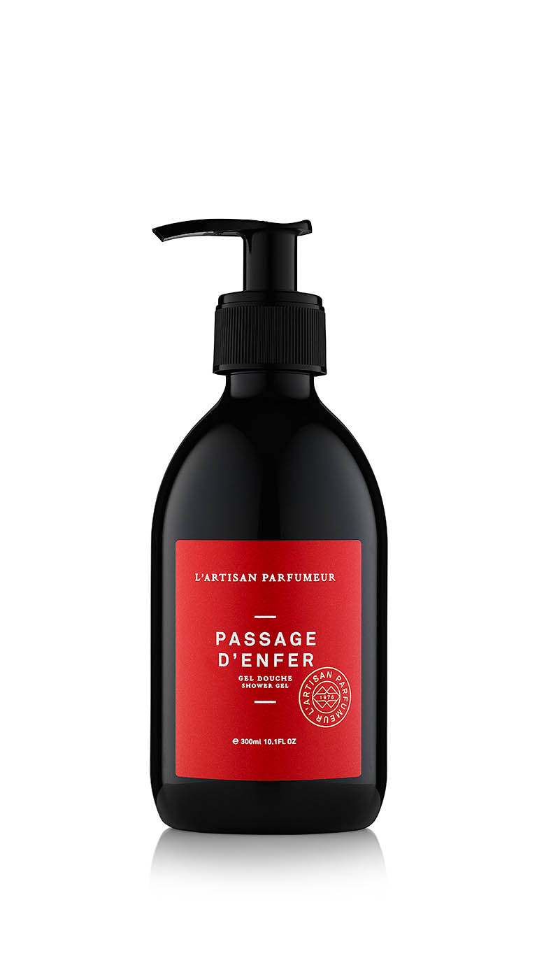 Cosmetics Photography of L'Artisan Parfumeur shower gel by Packshot Factory