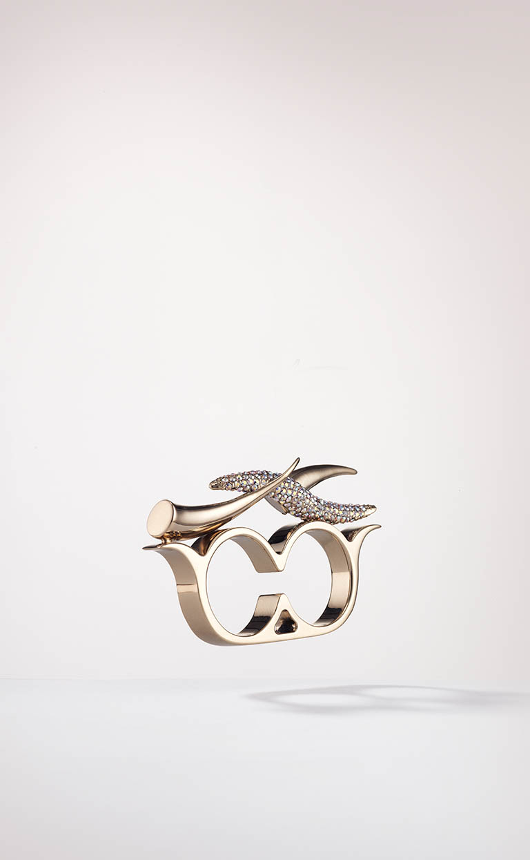 Packshot Factory - Diamond - Eden Diodati gold two fingers ring