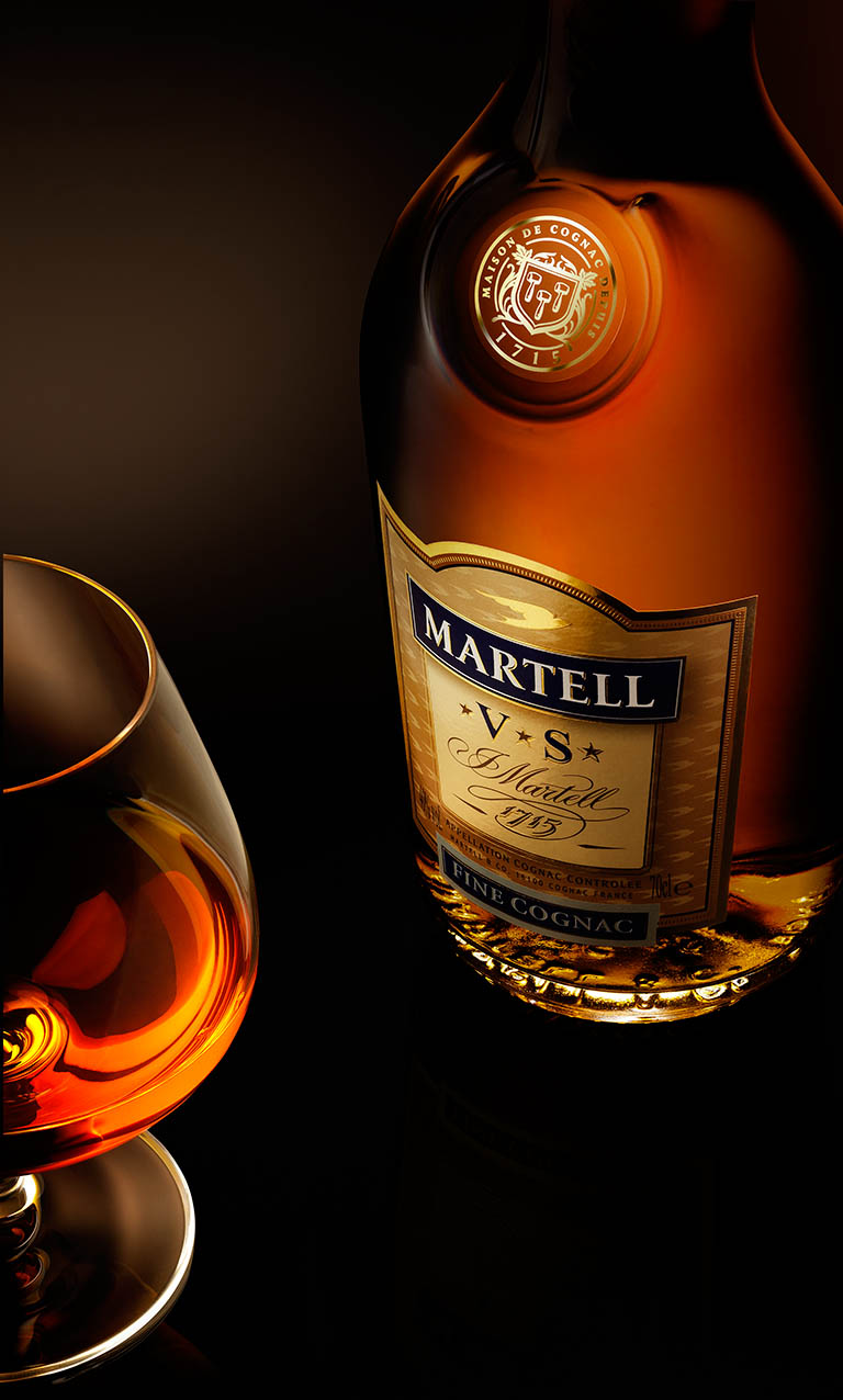 Drinks Photography of Martell VS Cognac and serve by Packshot Factory