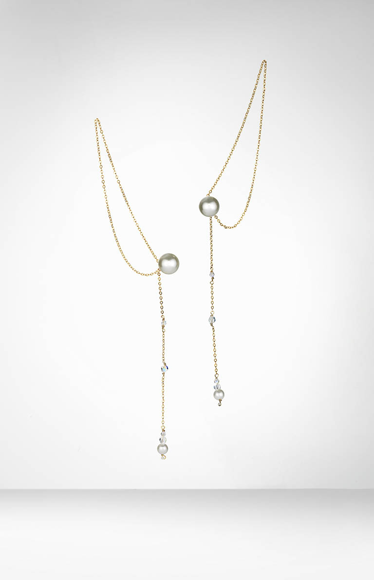Packshot Factory - Earrings - Eden Diodati gold pearl earrings