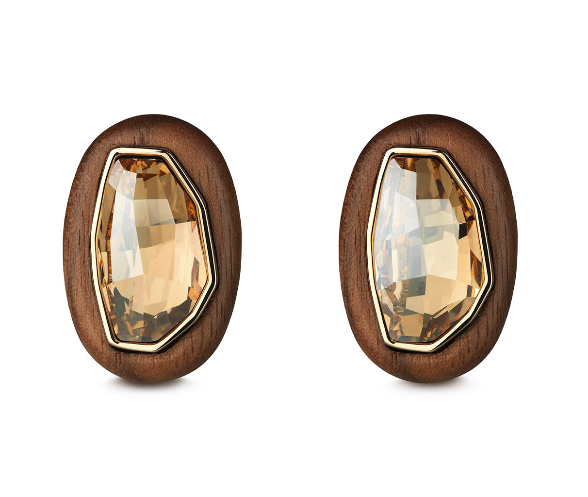 Packshot Factory - Earrings - Swarovsky & Kutur wood clip earrings with crystals