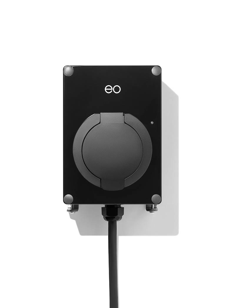 Packshot Factory - Electronics - EO Charging electrical car charger