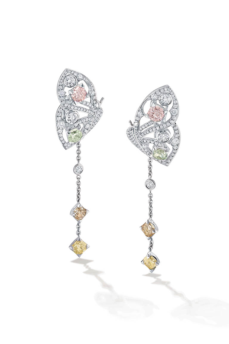 Packshot Factory - Fine jewellery - Boodles platinum earrings with diamonds and sapphire