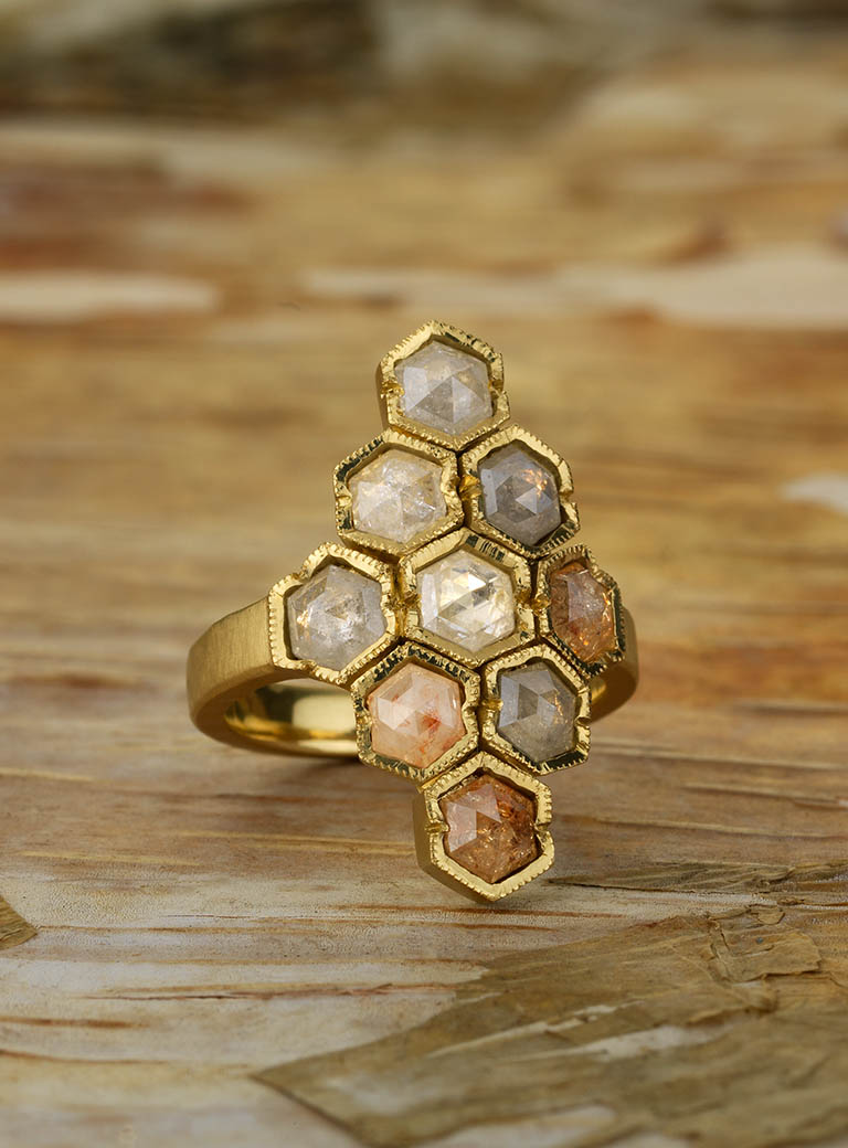 Packshot Factory - Fine jewellery - Book Gregson ring with precious stones