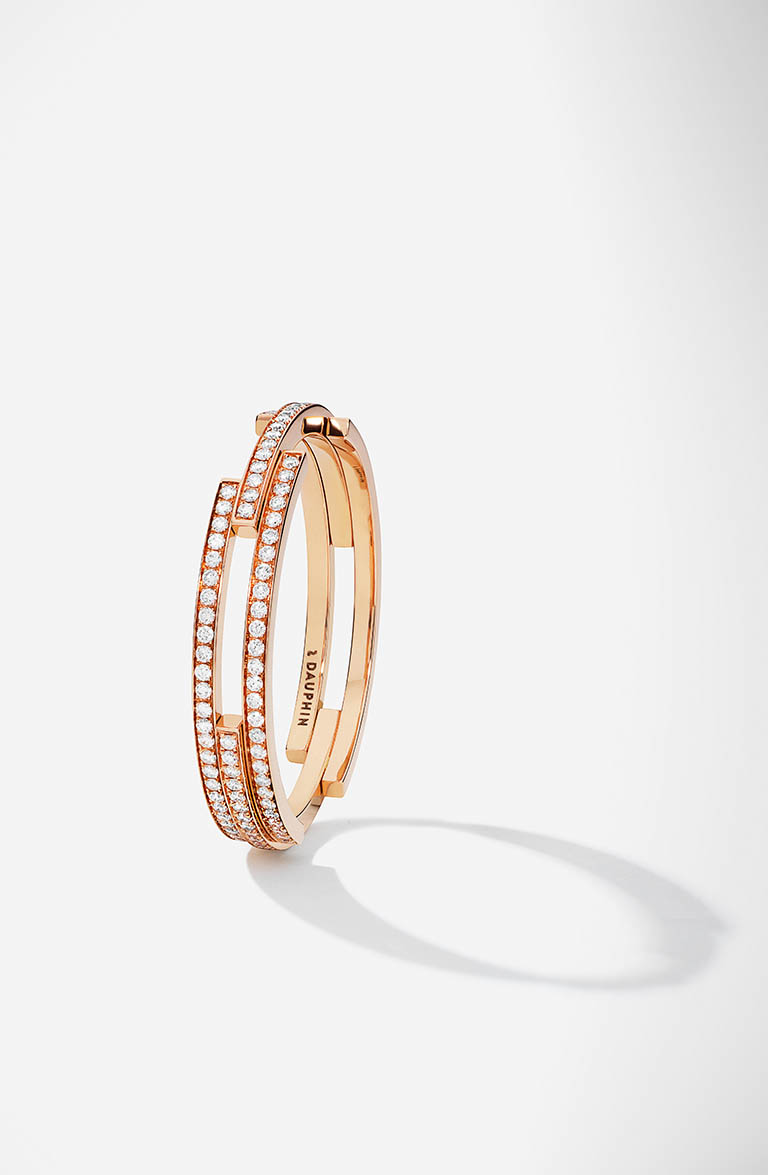 Packshot Factory - Fine jewellery - Maison Dauphin gold ring with diamonds