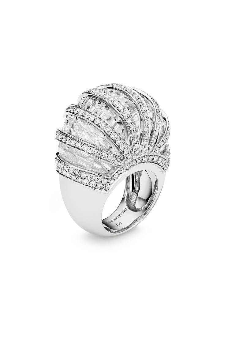 Packshot Factory - Fine jewellery - Swarovsky white gold ring