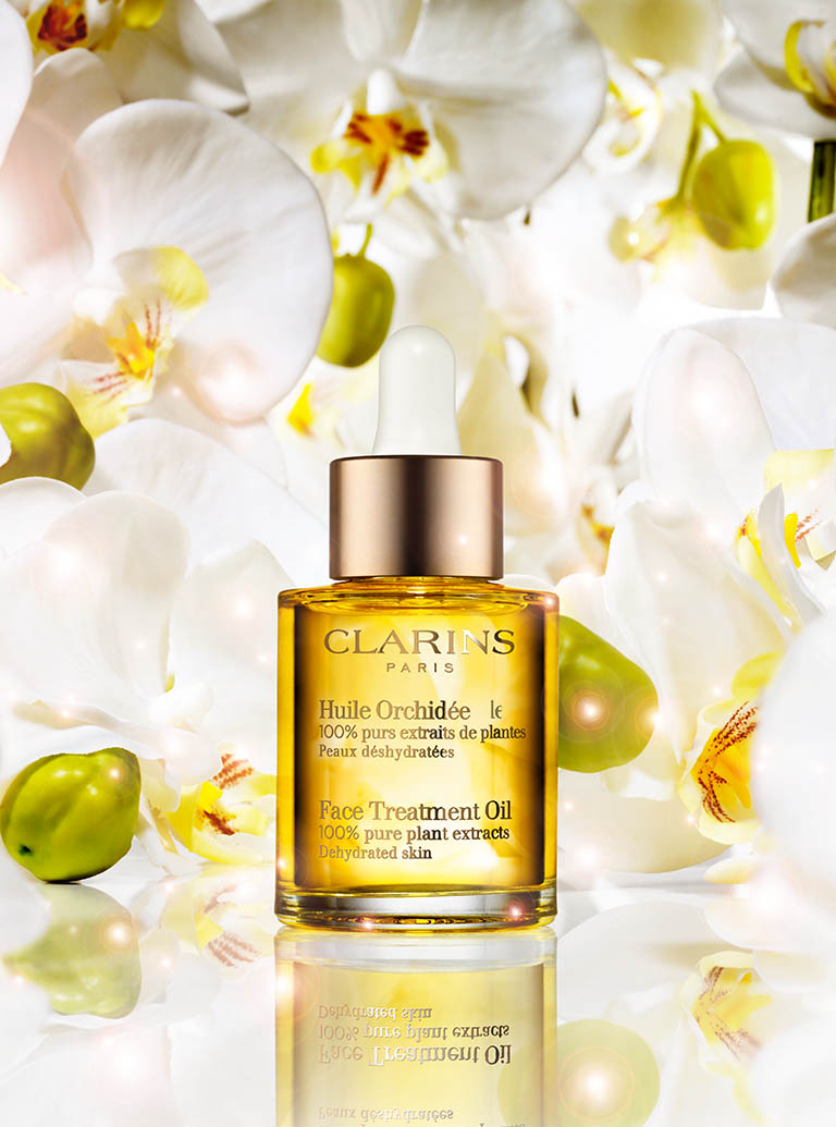 Packshot Factory - Fragrance - Clarins treatment oil bottle