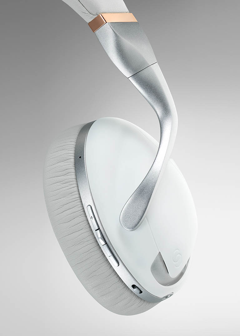 Packshot Factory - Gadget - Iris headphones