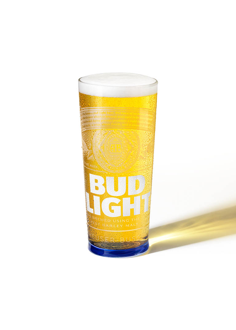 Packshot Factory - Glass - Bud Light pint glass