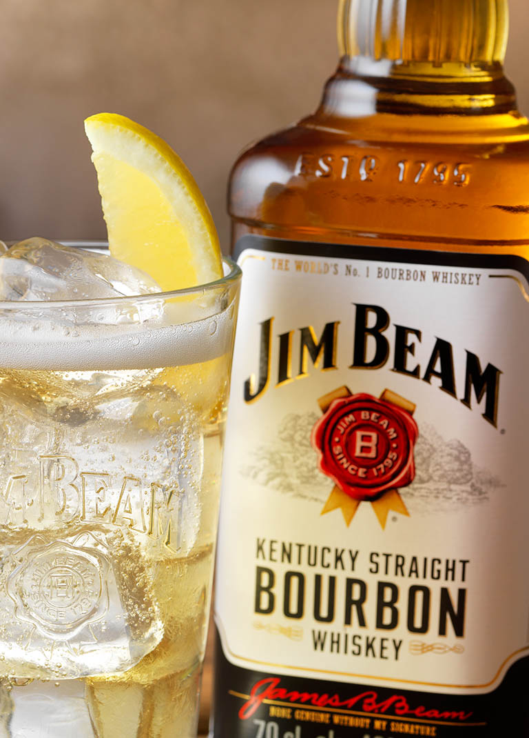 Packshot Factory - Glass - Jim Beam bourbon whiskey bottle and serve