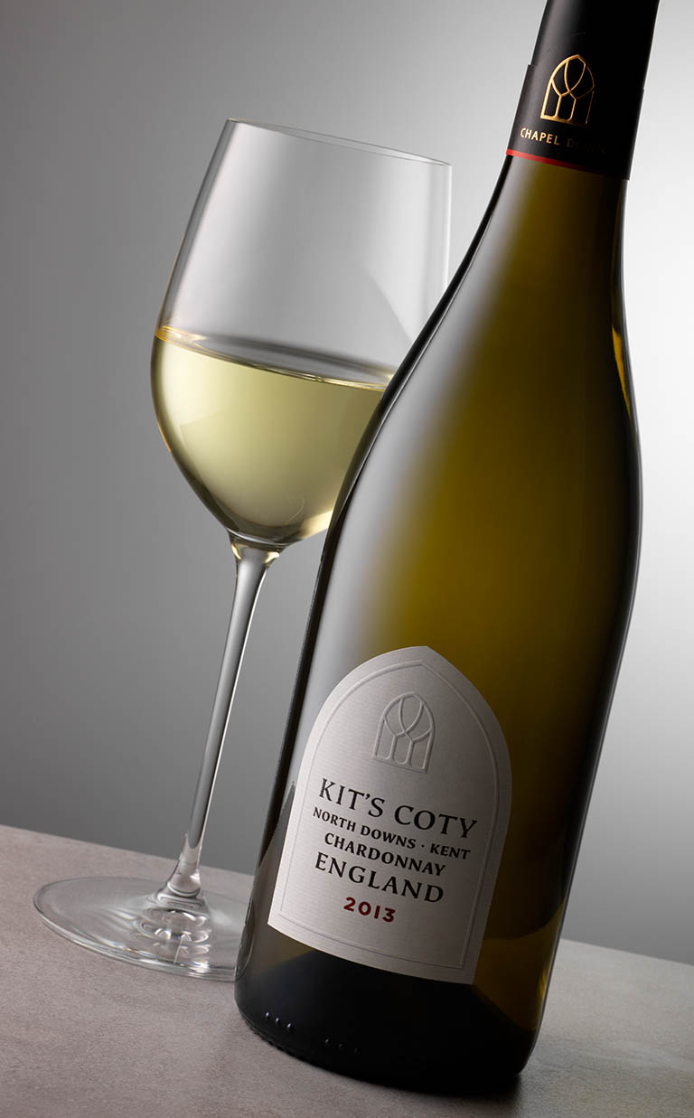 Packshot Factory - Glass - Kit's Coty white wine bottle and glass