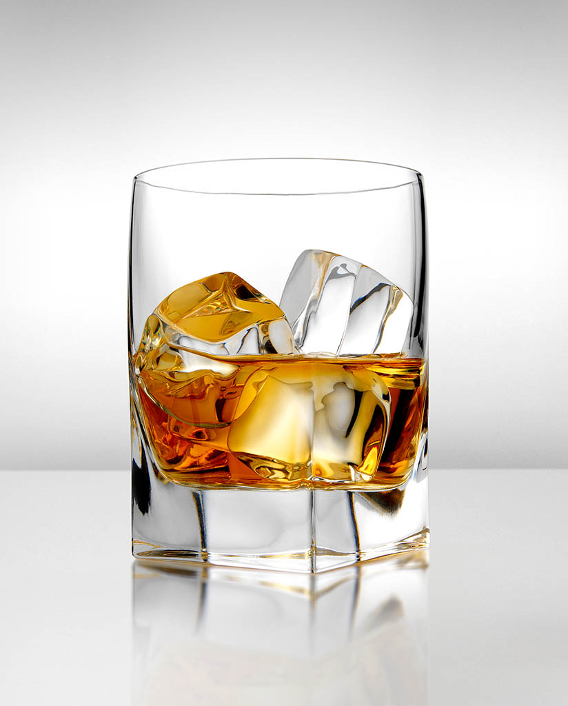 Packshot Factory - Glass - Whisky serve on ice