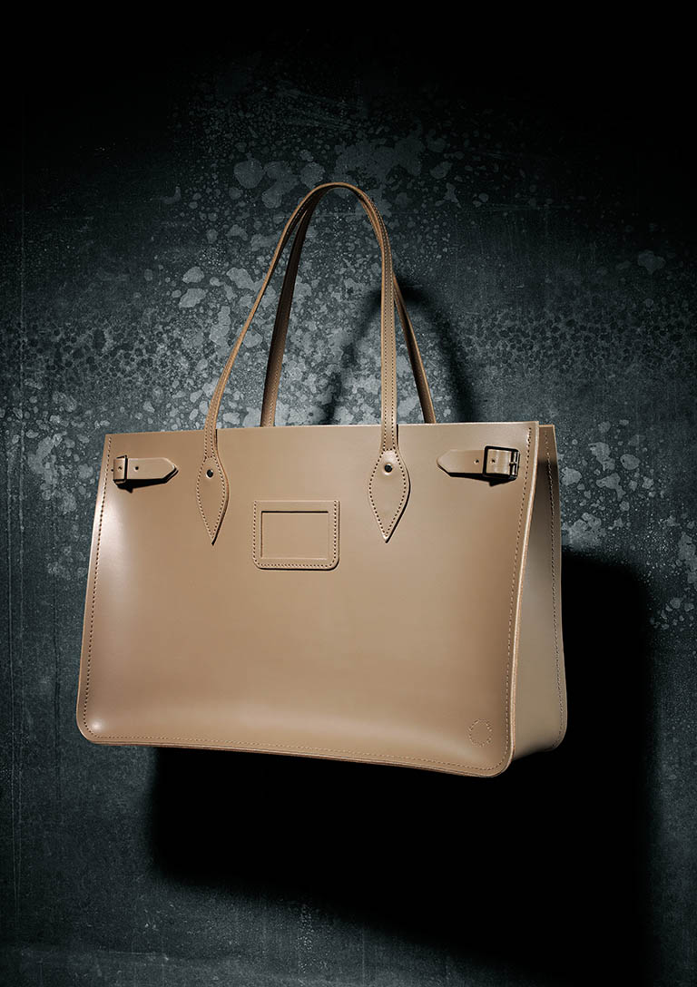 Packshot Factory - Leather goods - Cambridge Satchel Company bag