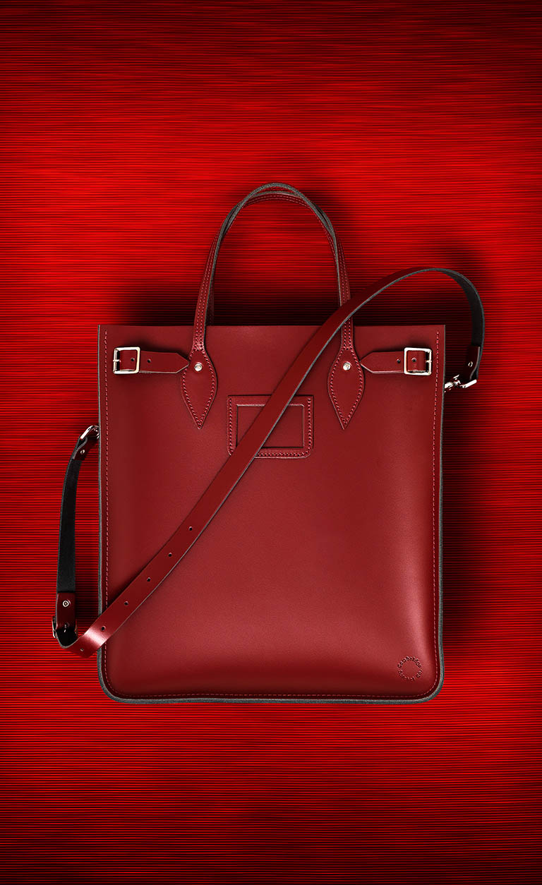 Packshot Factory - Leather goods - Cambridge Satchel Company bag