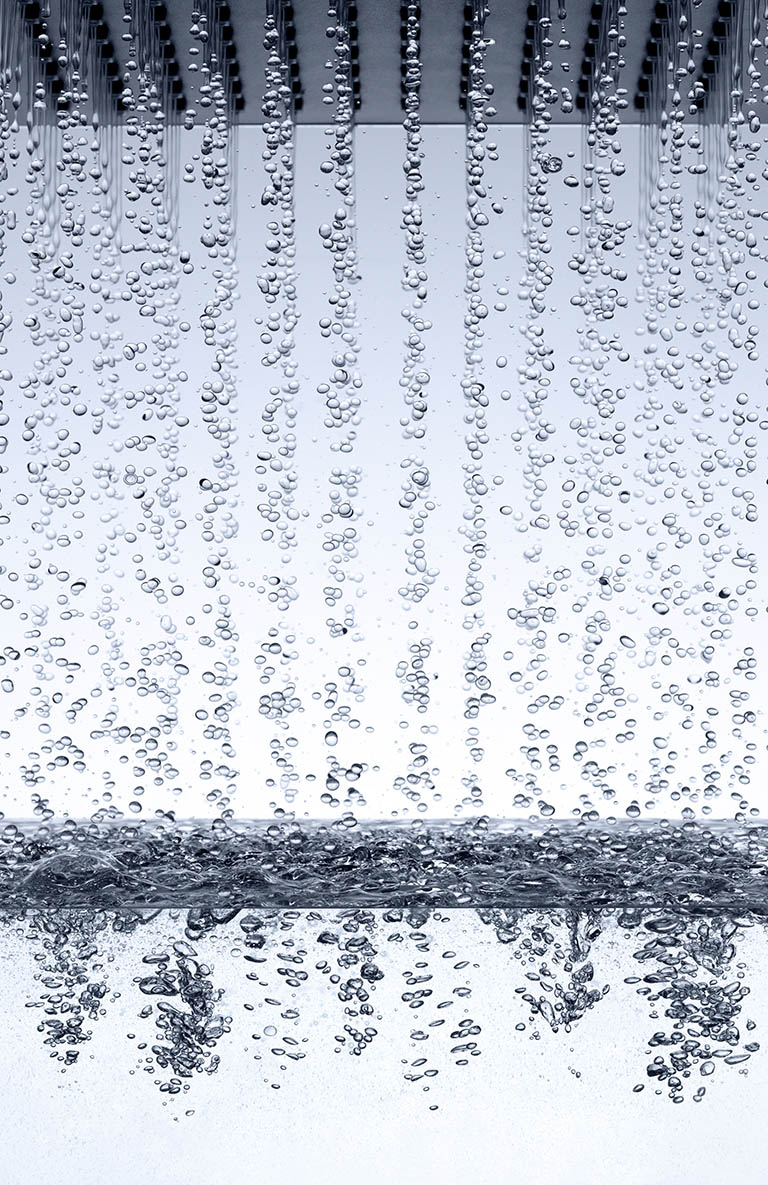 Liquid / Smoke Photography of Rain shower water droplets by Packshot Factory